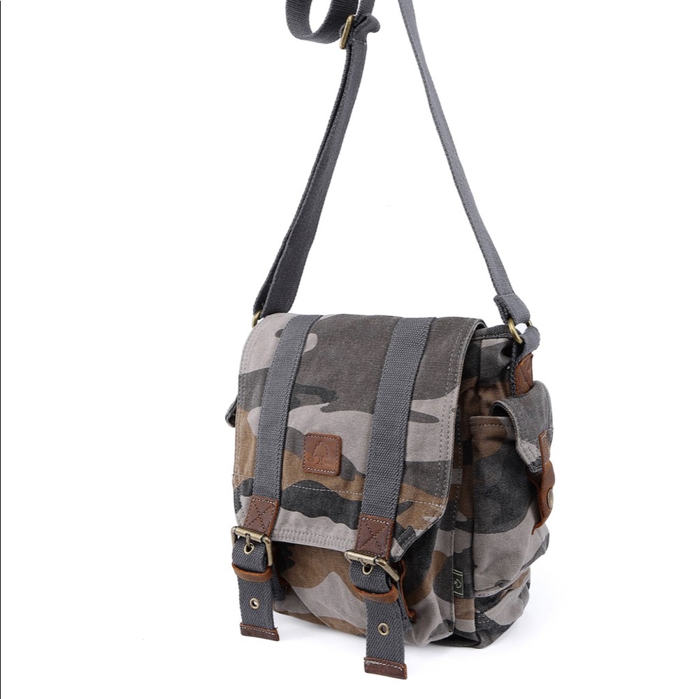Renegade Camo unisex Crossbody Shoulder Bag Retail $150